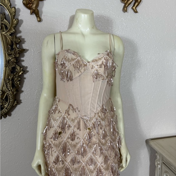 1940’s Vintage showgirl Dress in Cream and Gold - Picture 3 of 4